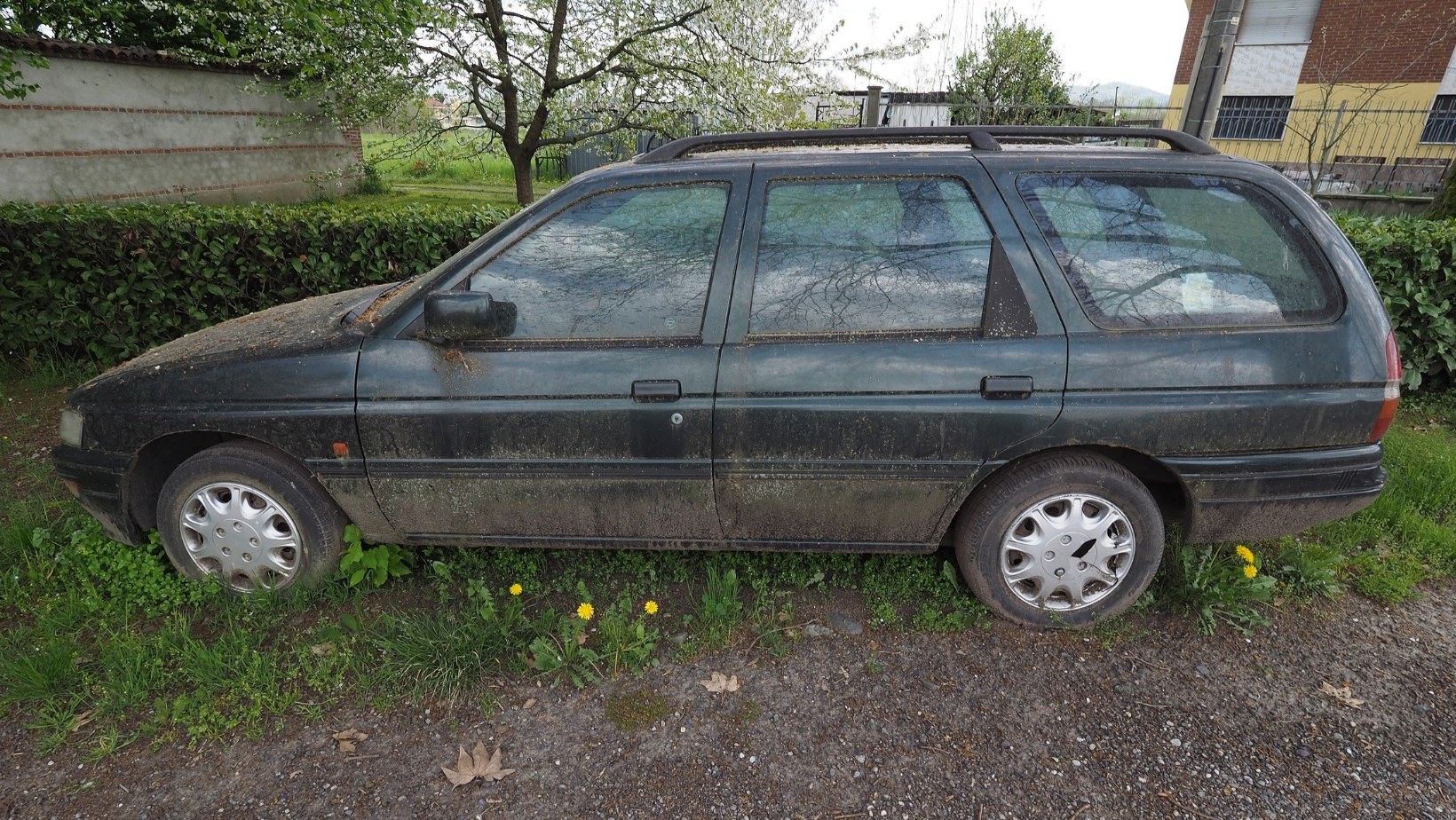 What are the Laws on Abandoned Vehicles on Private Property?